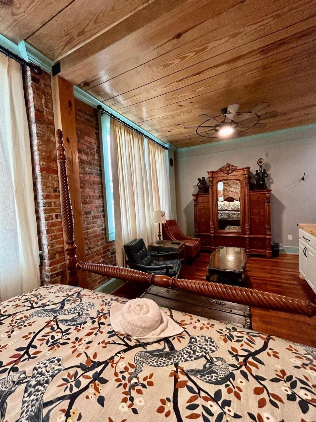 Chipley'S Squareview Inn Carthage Экстерьер фото