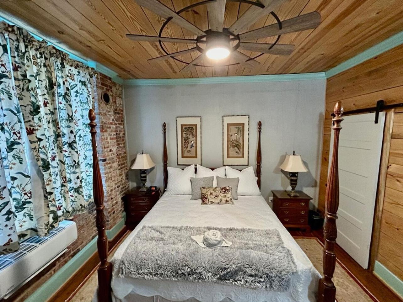 Chipley'S Squareview Inn Carthage Экстерьер фото