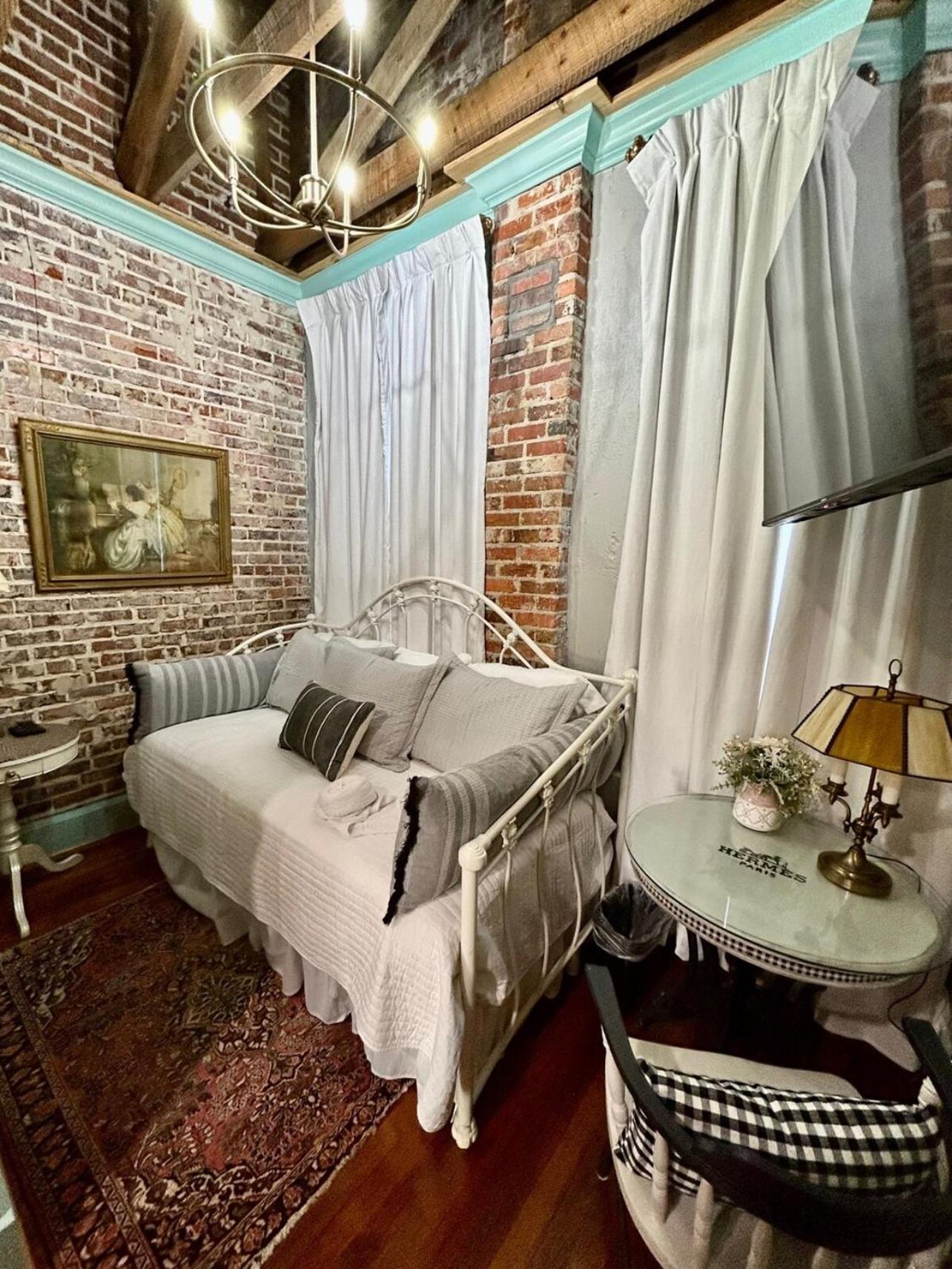 Chipley'S Squareview Inn Carthage Экстерьер фото
